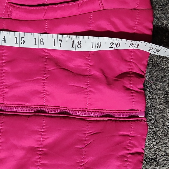 Aeropostale Raspberry Quilted Puffer Vest - Picture 7 of 8